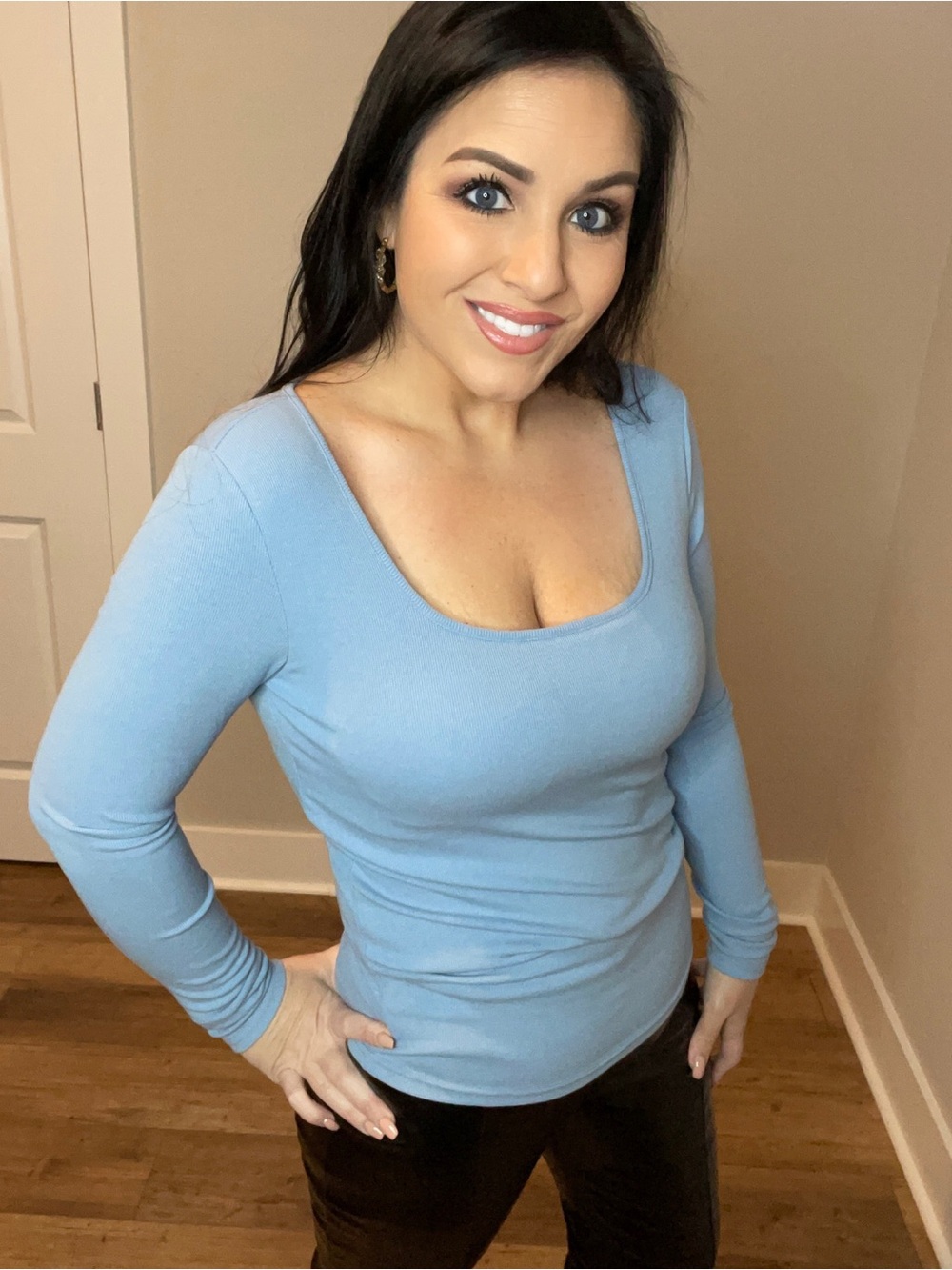 Plus Size XXL Women’s Scoop Neck Long Sleeve Top - Light Blue - Built in Bra